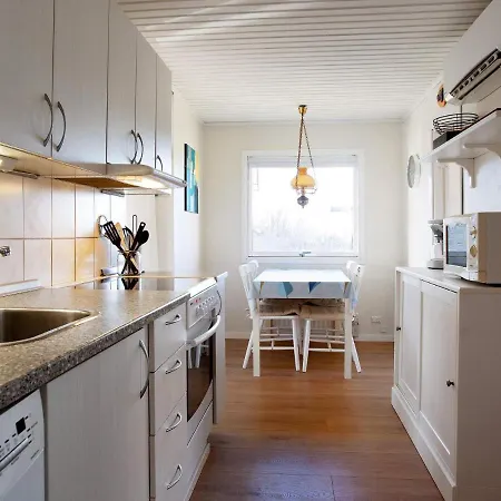 Three-bedroom In 63 Holiday home